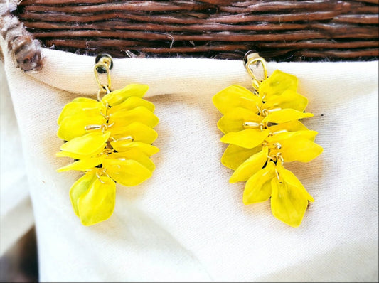 Yellow and Gold Tone Dangle Flower Earrings - Reed House of Jewels