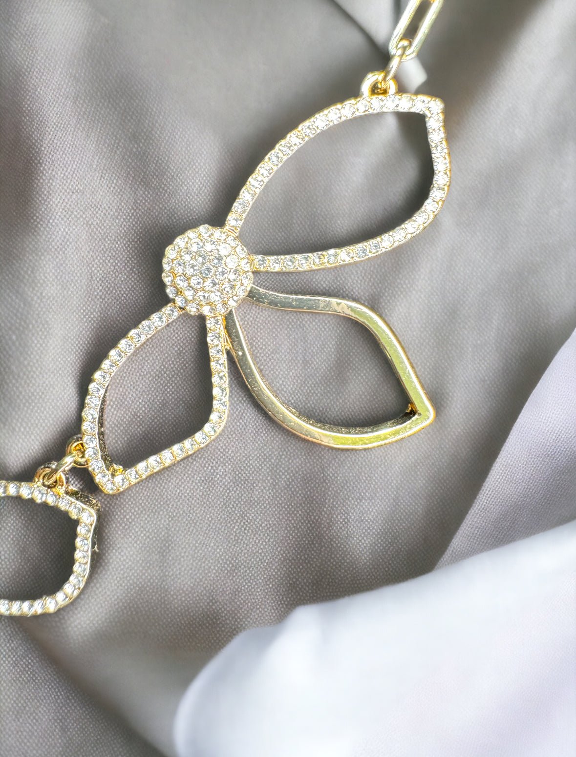 3 Leaf Floral Crystal and Gold Tone Paperclip Necklace - Reed House of Jewels