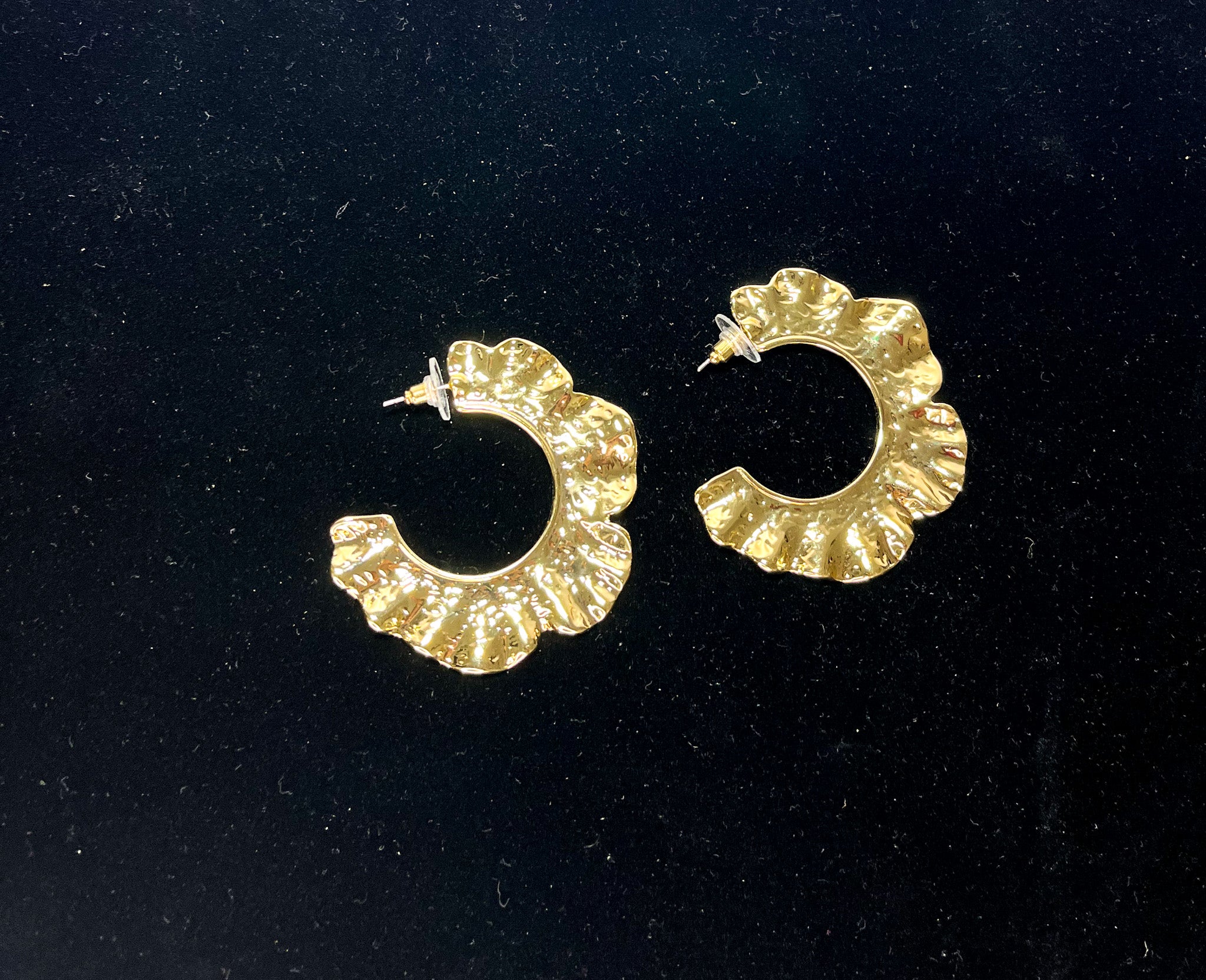 Gold Wave Scalloped Hoop Earrings - Reed House of Jewels